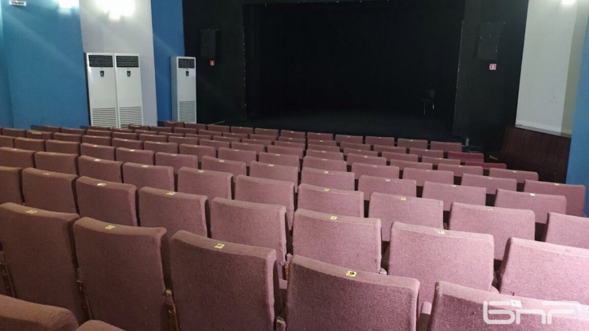 Оставки и обвинения в цензура на Международния театрален фестивал в Белград