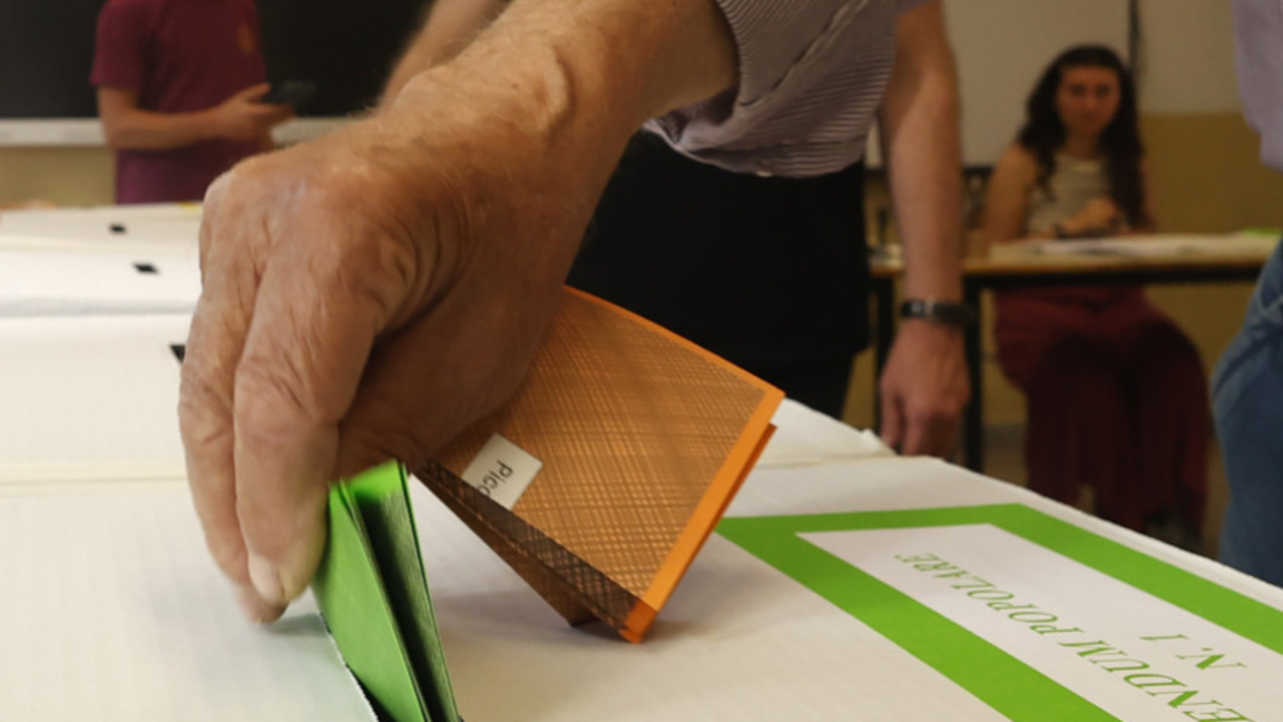 Сътресения в управлението на Италия след референдума