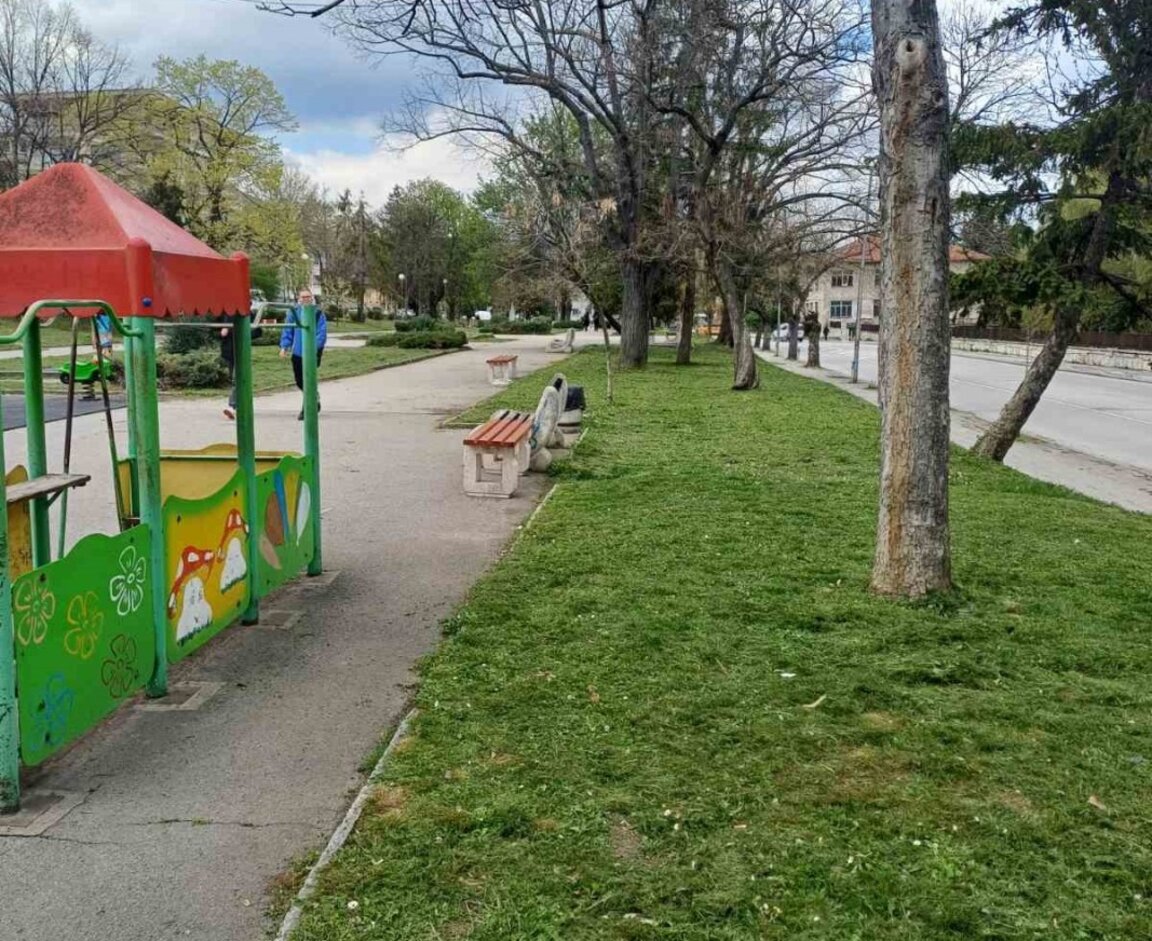Пръскането срещу кърлежи се отлага
