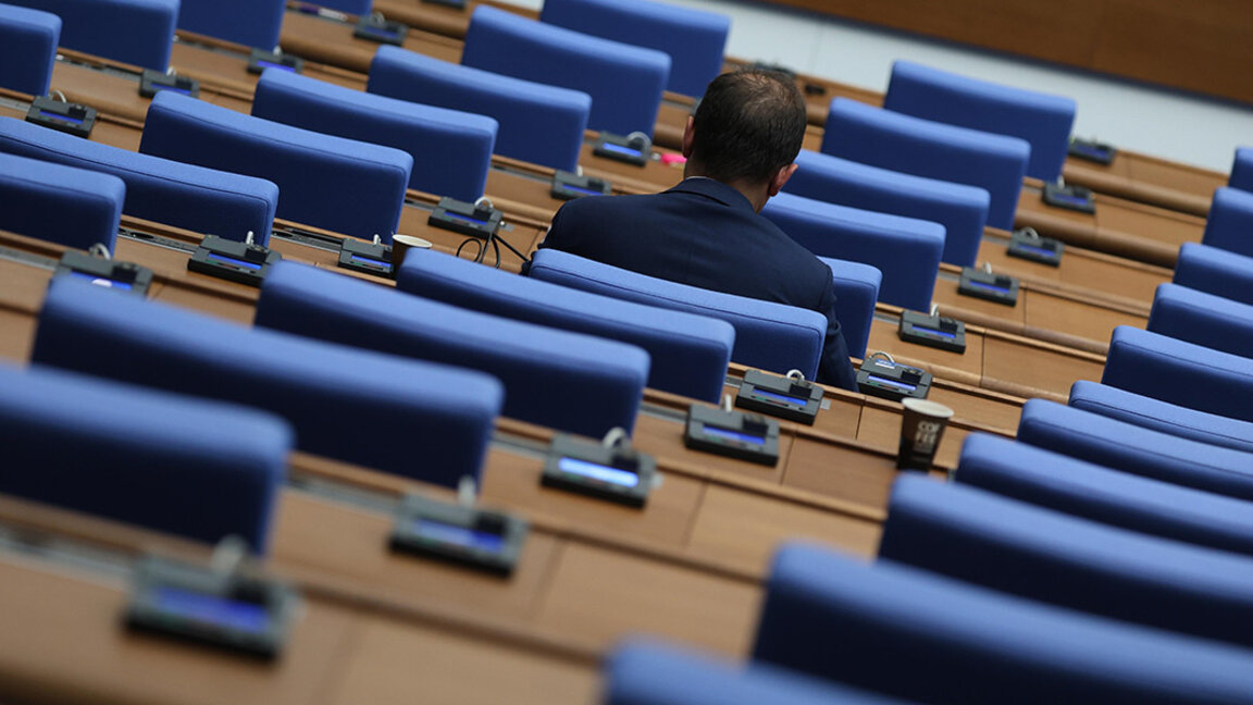 Укрепит ли предстоящий третий вотум недоверия правительство меньшинства?