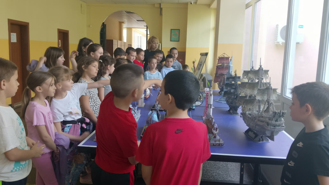 10-годишен ученик от Видин показа впечатляваща изложба от 3D пъзели