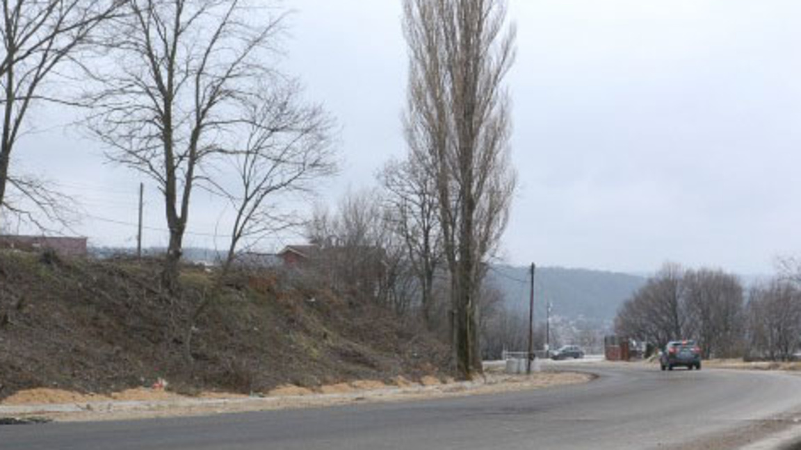 Недоволни за пътя "Аспарухово" - "Галата": Водата не се оттича в шахтите