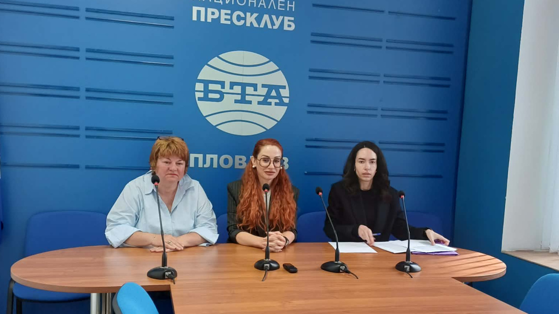 Младежи от Асеновград общуват "Без бариери" с хора с увреждания от Куклен