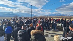 Протест пред КАТ-Кюстендил и на мястото, където загина 18-годишно момиче след ПТП с коне