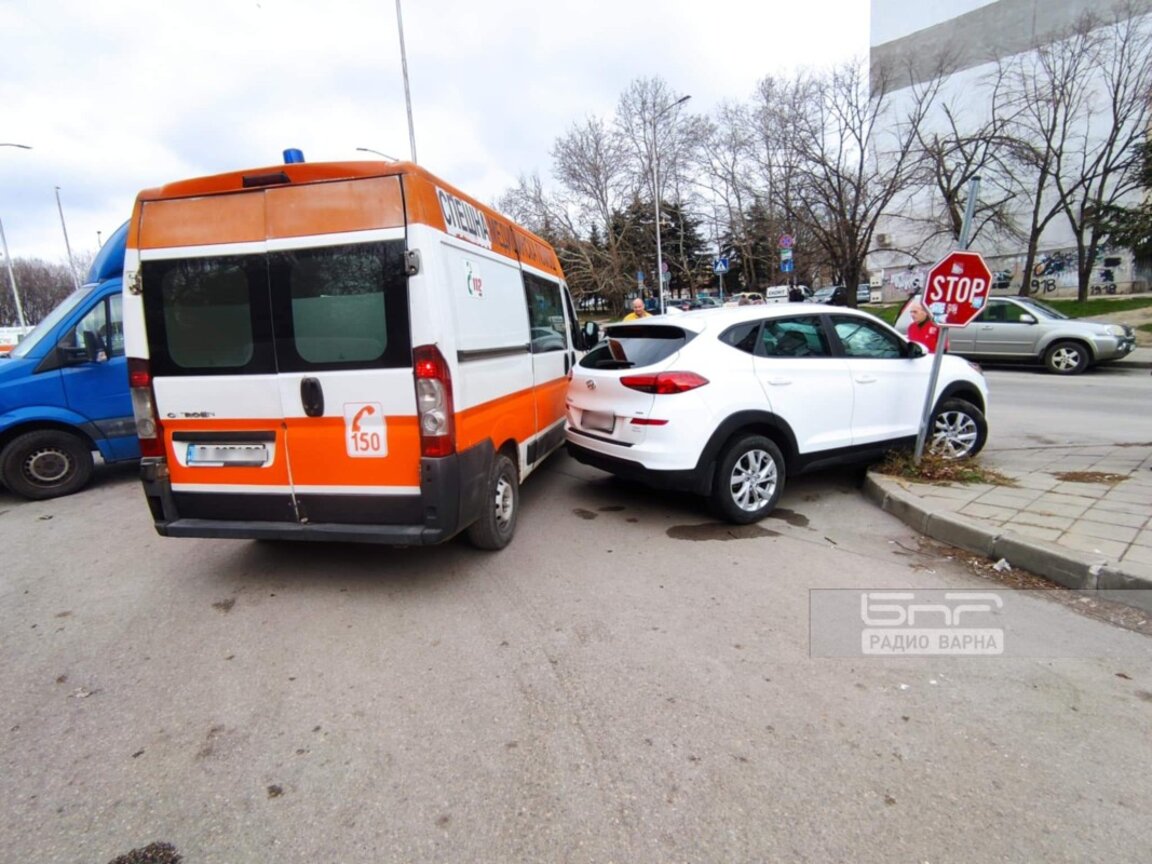 Пишман шофьор запуши входа за линейки до Спешна помощ във Варна