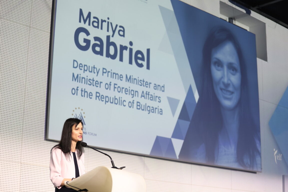 Мария Габриел: Важно е да бъде запазен добрият тон между ГЕРБ и ПП-ДБ