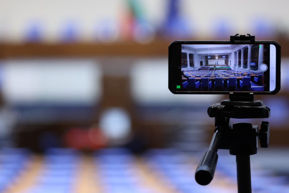 Васил Стефанов сяда на депутатската банка на мястото на Кирил Петков