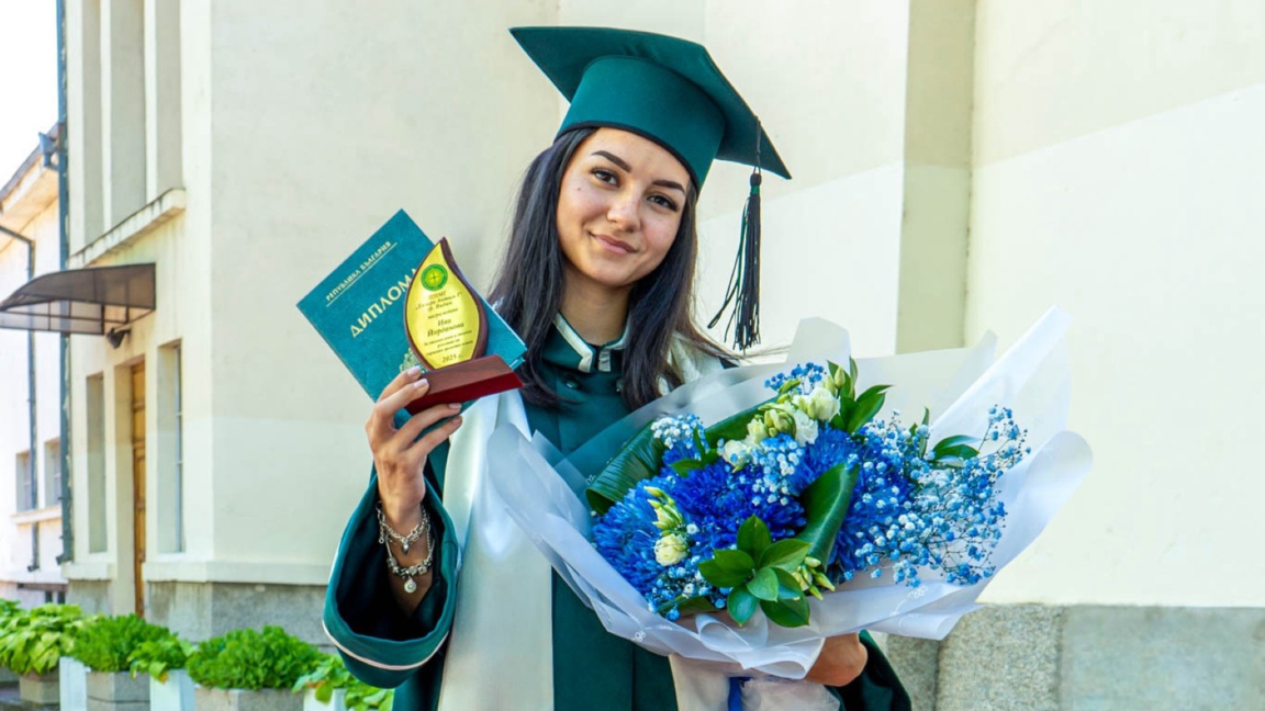 Ива Йорданова: "Педагогиката по физическ...