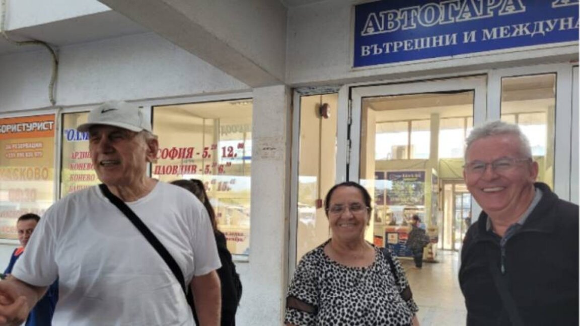 Seçimlerin öncesinde Kırcali’ye göçmen taşıyan çok sayıda otobüs geldi