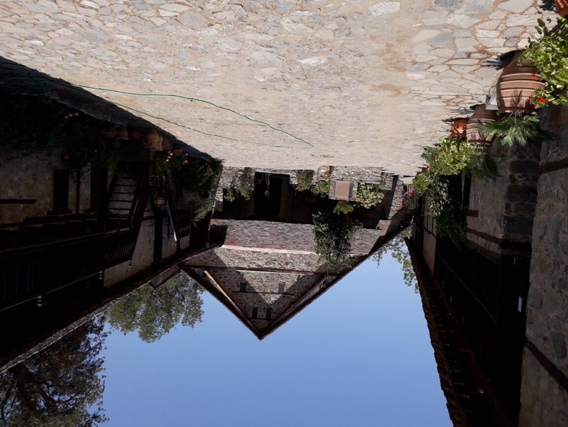 Средновековният манастир "Св. Йоан Лампадистис" в село Калопанайотис.