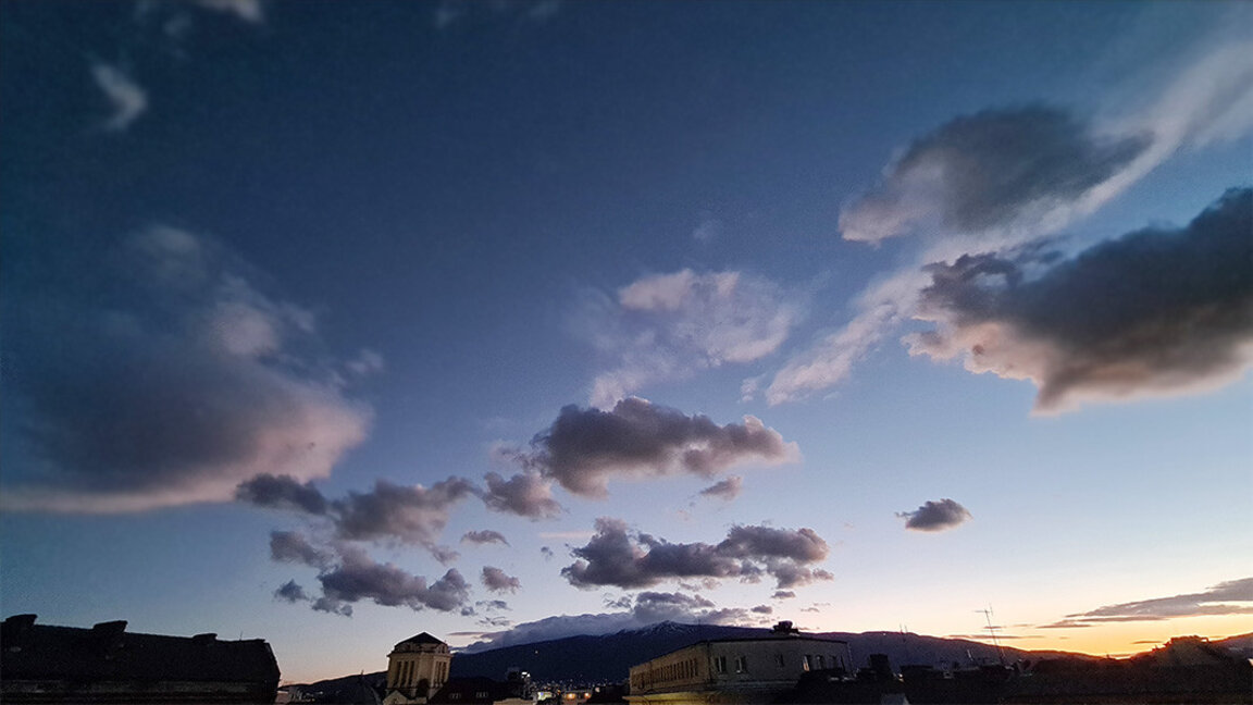 Жълт код за силен вятър в 16 области