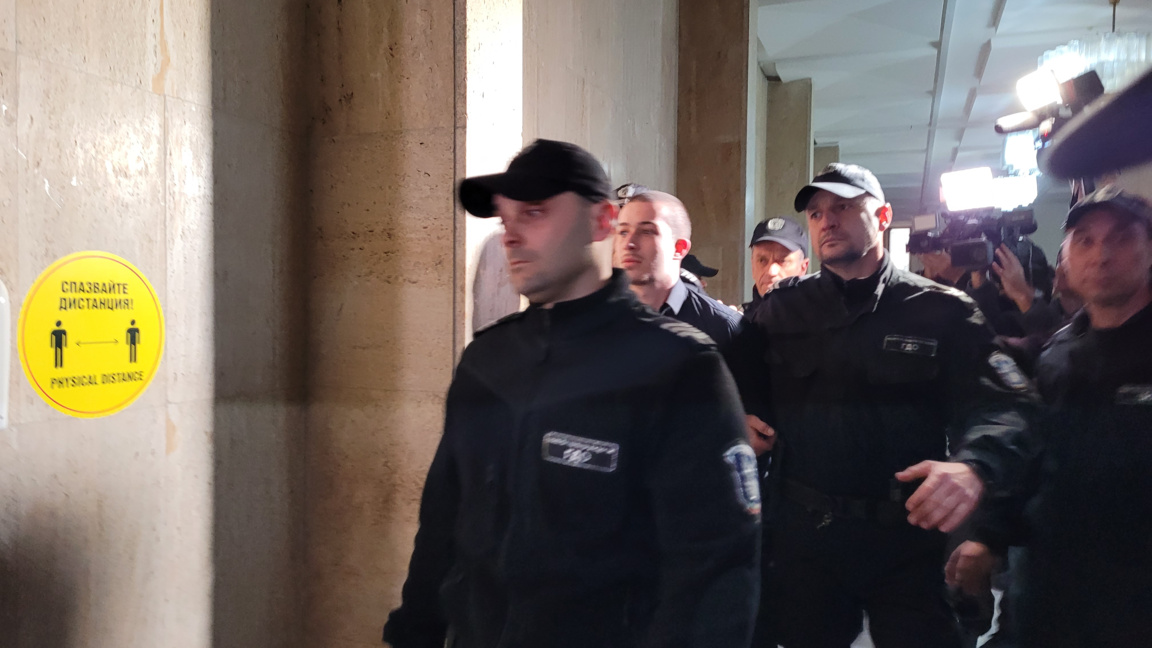 Никола Бургазлиев остава в следствения арест