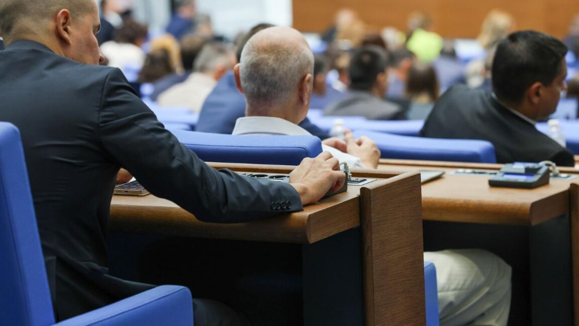 НС приема промени в Закона за висшето образование, студенти на протест