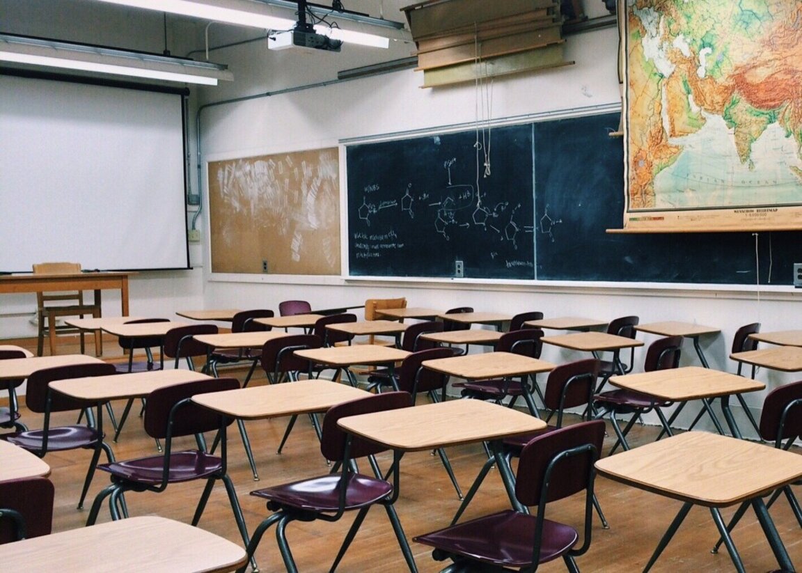 Bulgarians want more order and discipline in schools, survey shows