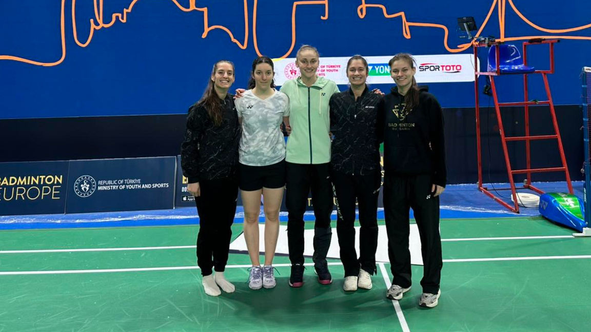 Националките преди мача с Франция