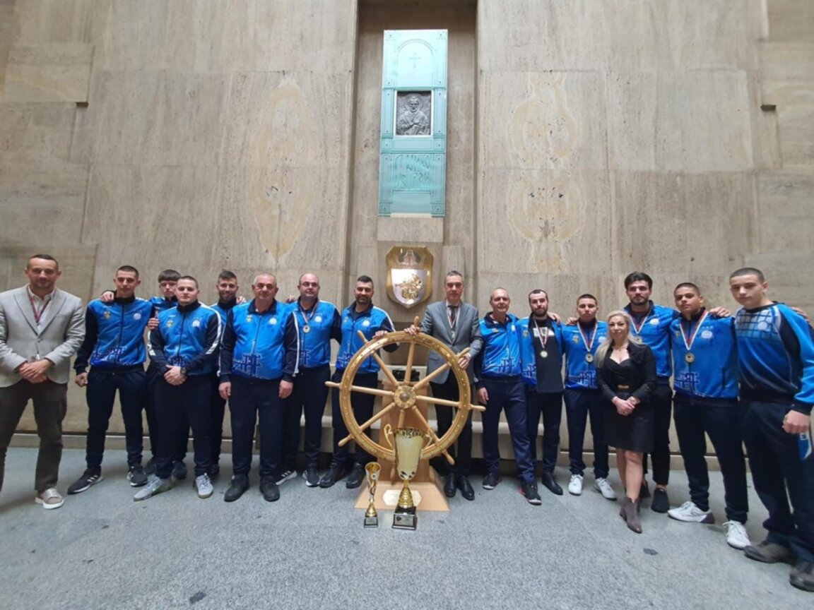 Предлагат парична награда на хандбалистите от „Фрегата“ за Купа България