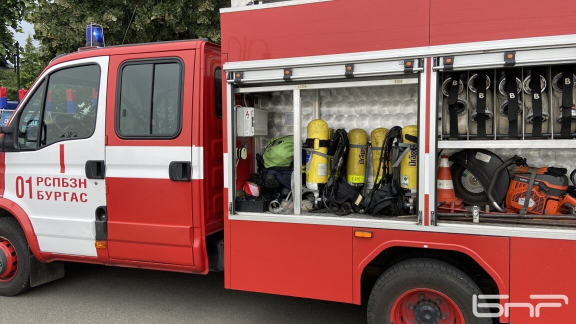 Пожар избухна на лодка край "Сарафово"