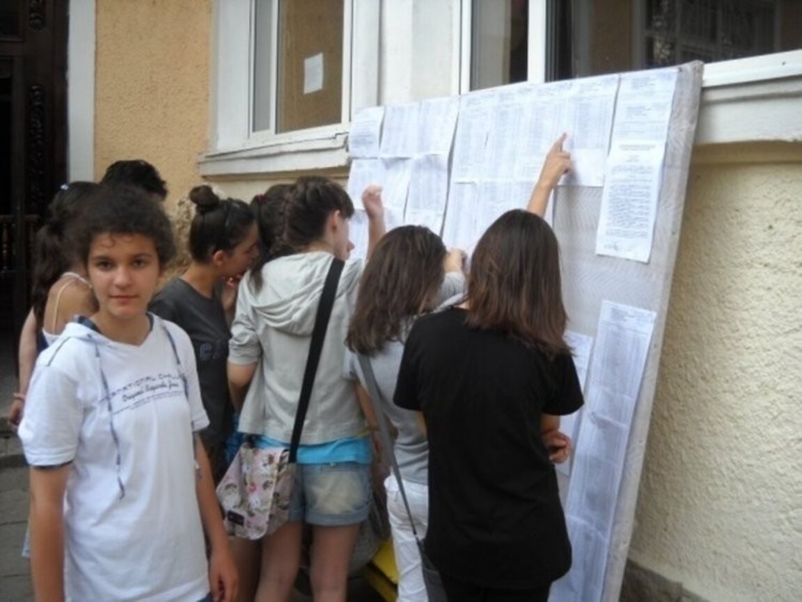 Седмокласниците подават документи в 21 училища