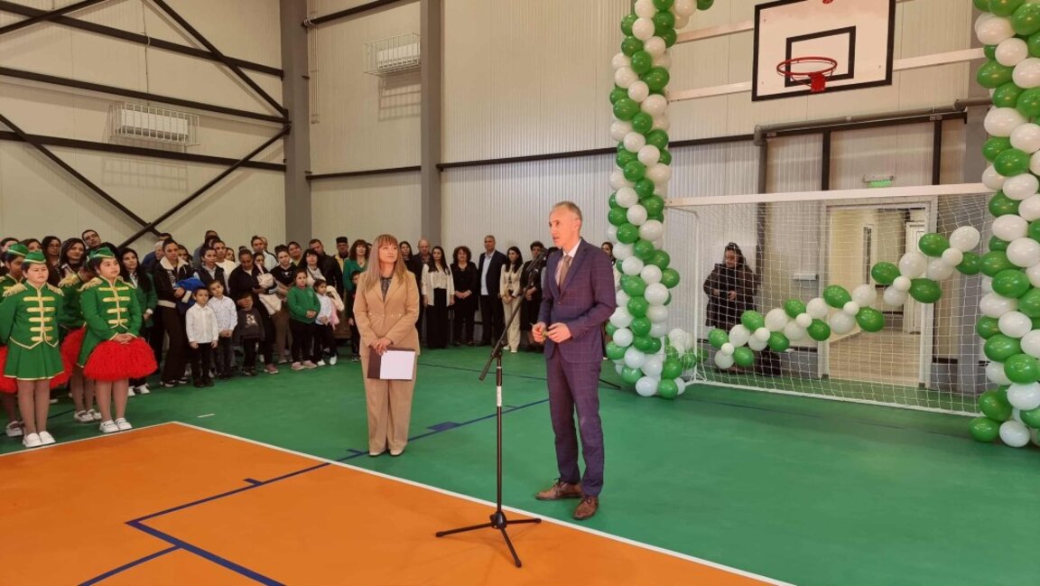 От януари забрана за мобилните телефони в училищата