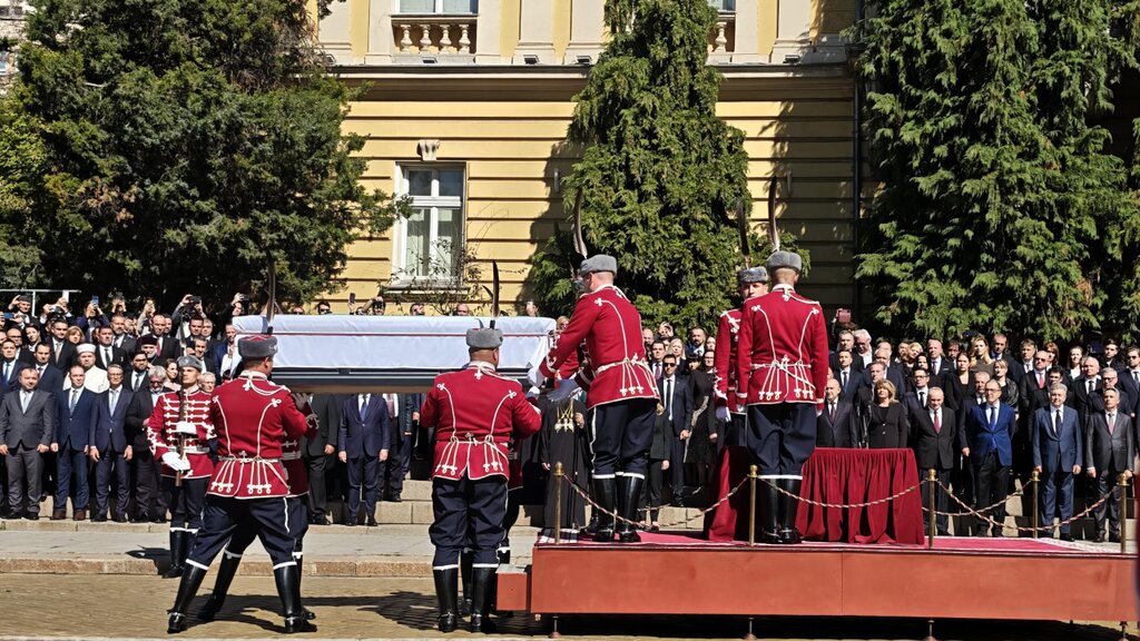 Thousands welcome the remains of Tsar Samuil in Sofia