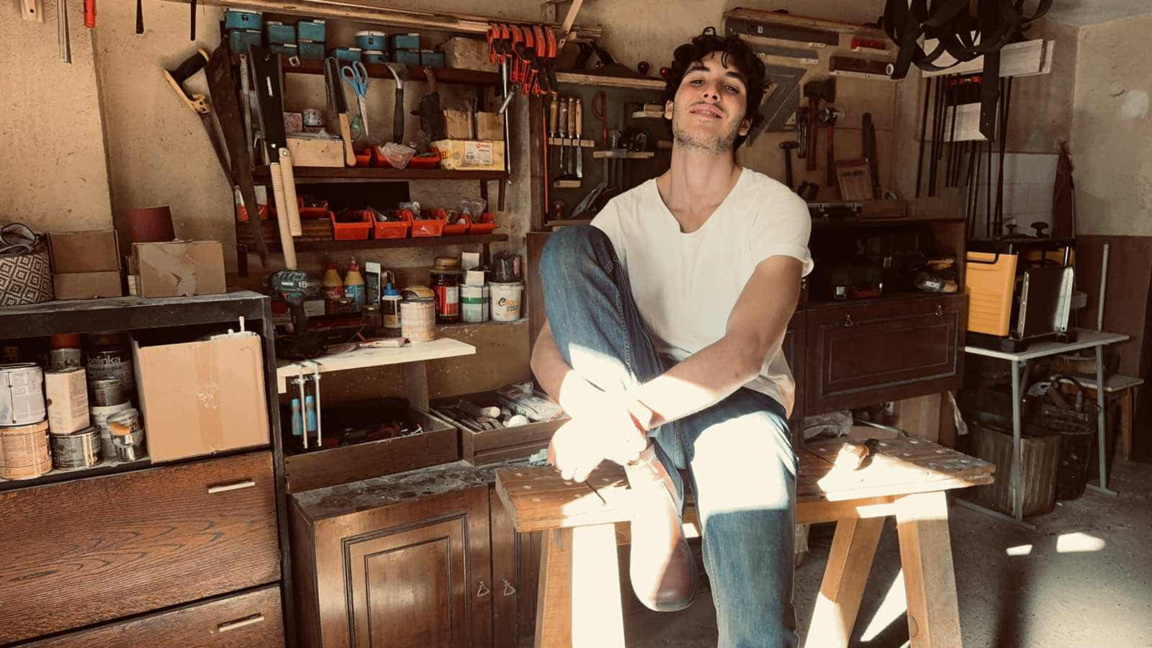 Дениел Пейчов – млад майстор, който оставя част от себе си във всяко парче дърво