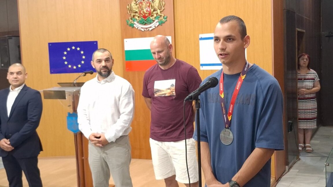 Община Варна награди лекоатлета Християн Касабов    (ВИДЕО)