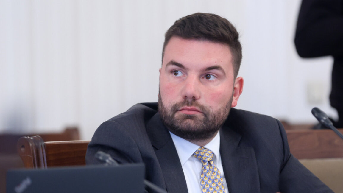 Аркади Шарков: Отвън икономиката тлъстее, отвътре боледува