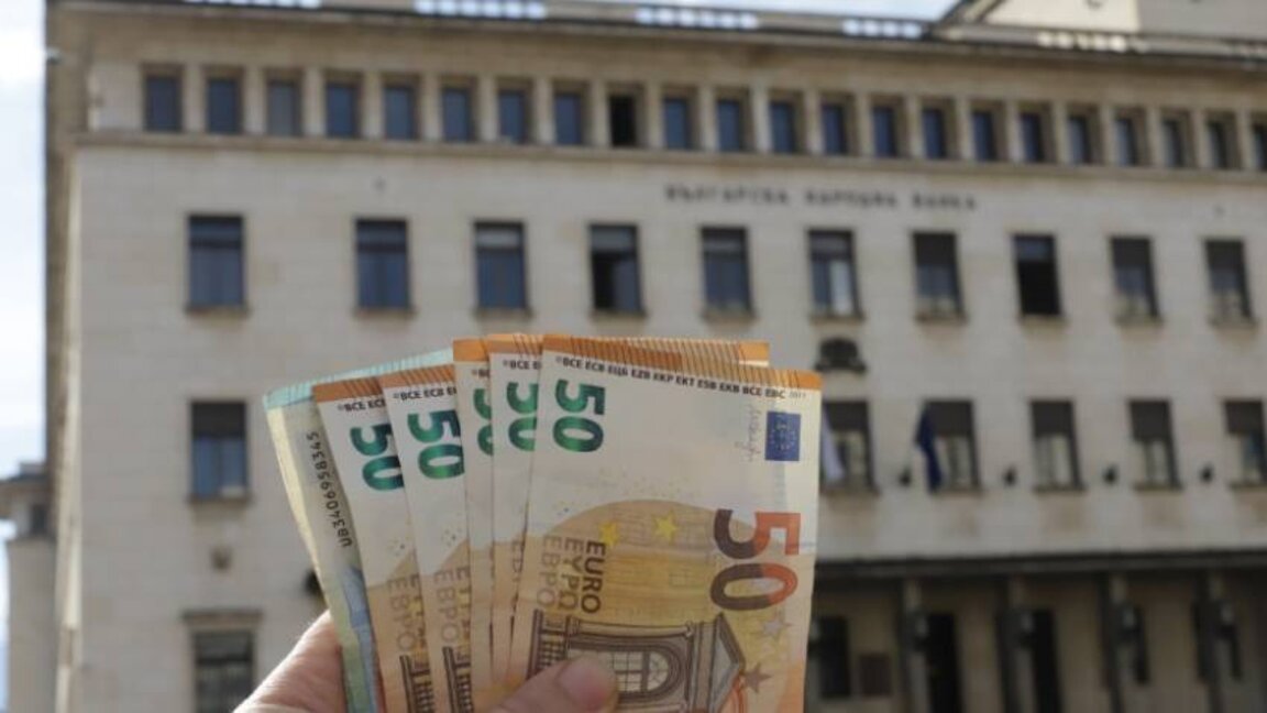 El Gabinete interino se atiene al objetivo de Bulgaria de acceder a la zona del euro