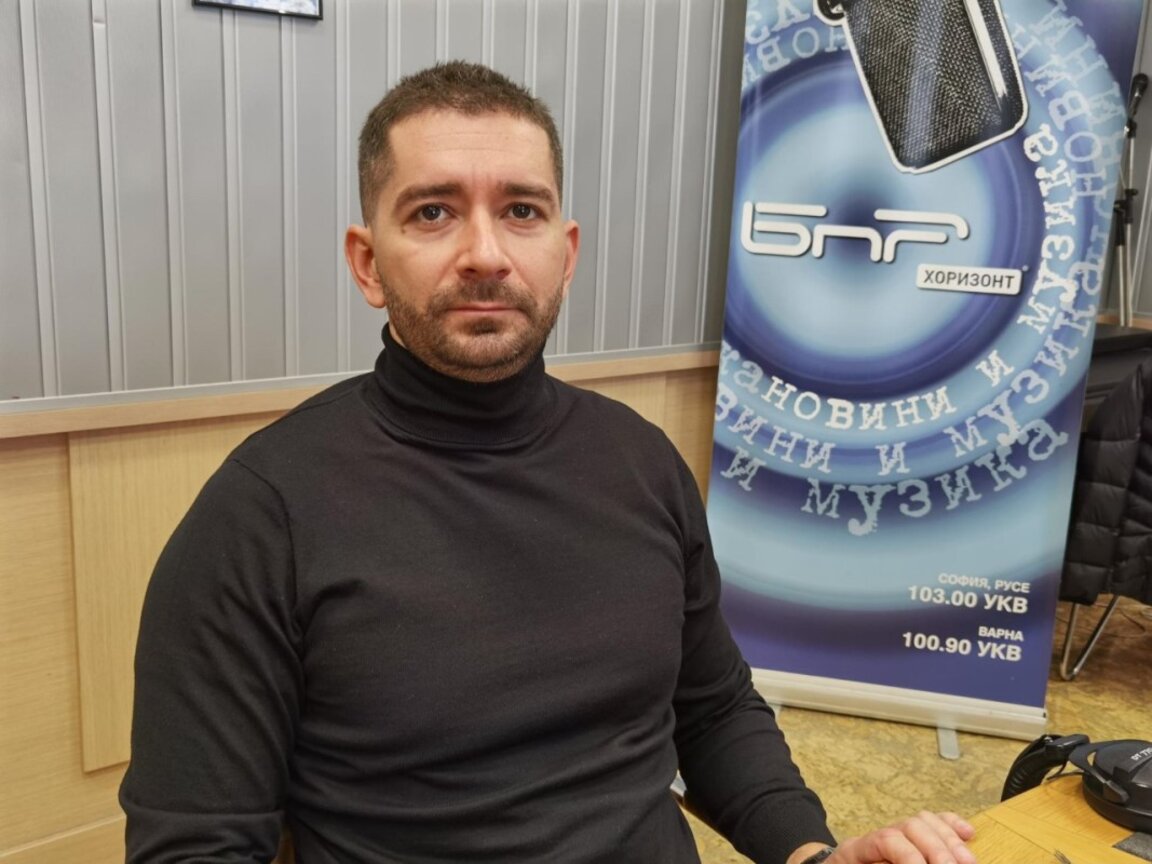 Слави Василев