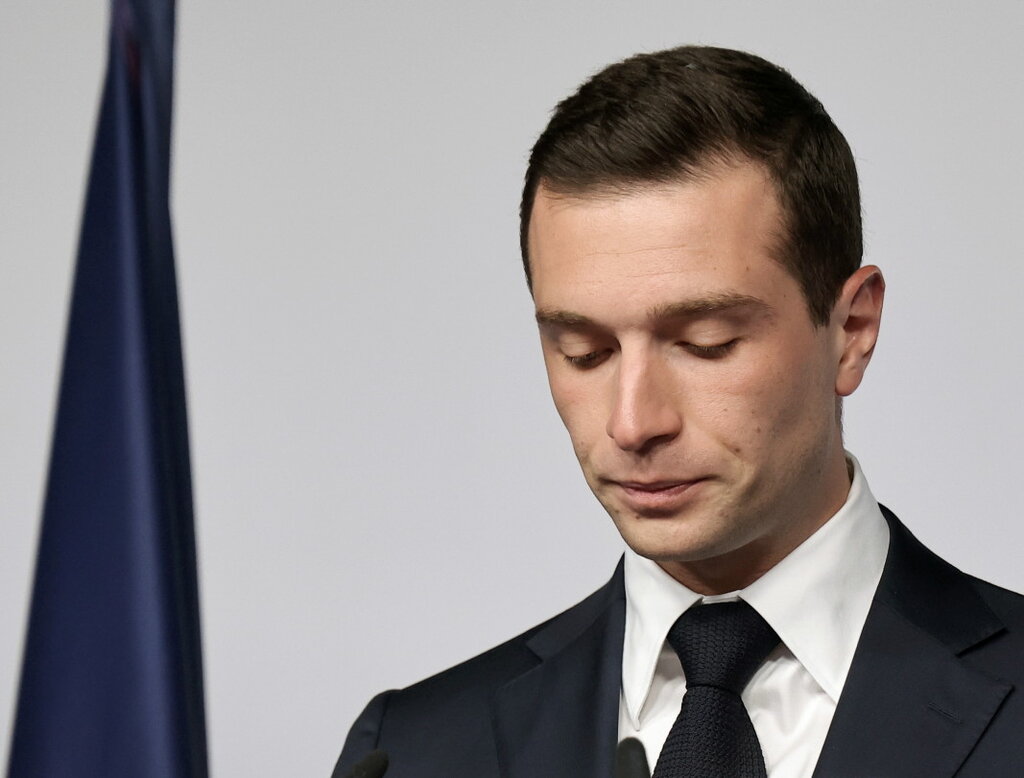 Левицата се очертава победител във Франция, но без парламентарно мнозинство