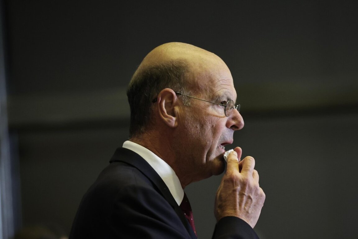 Ерик Ломбард, министър на финансите, икономиката и индустрията на Франция