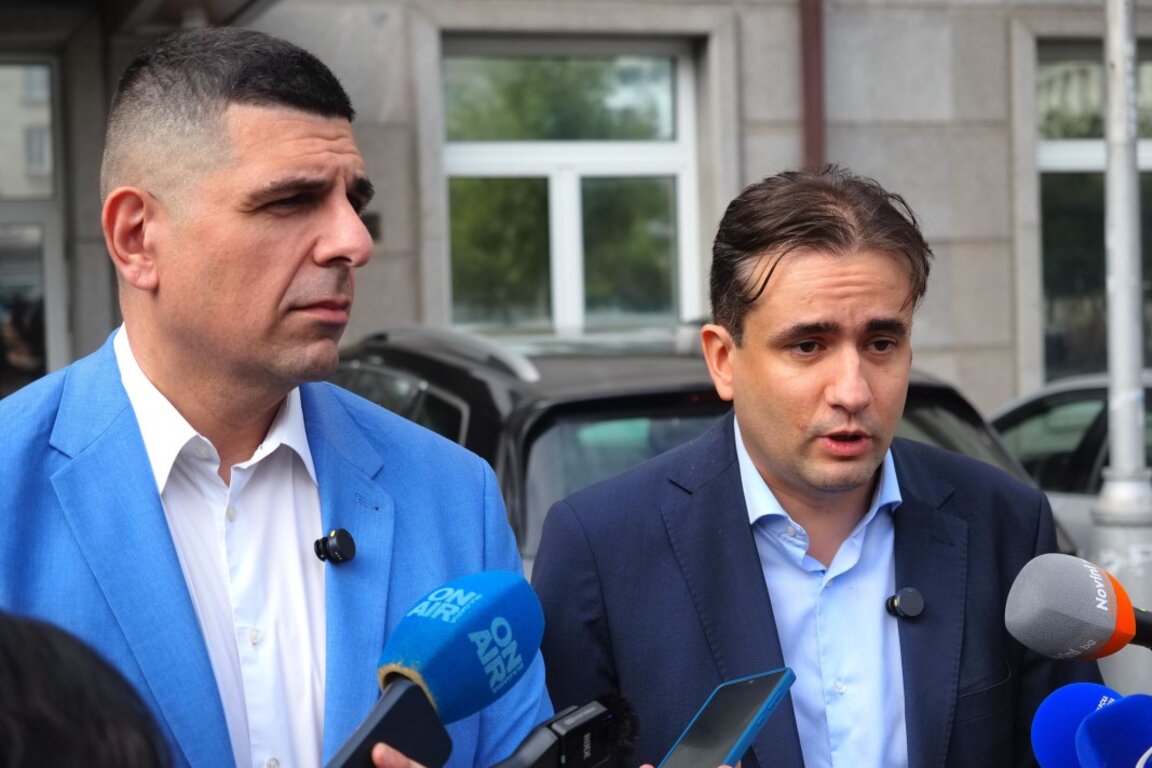 Съпредседателите на "Да, България" Ивайло Мирчев (вляво) и Божидар Божанов