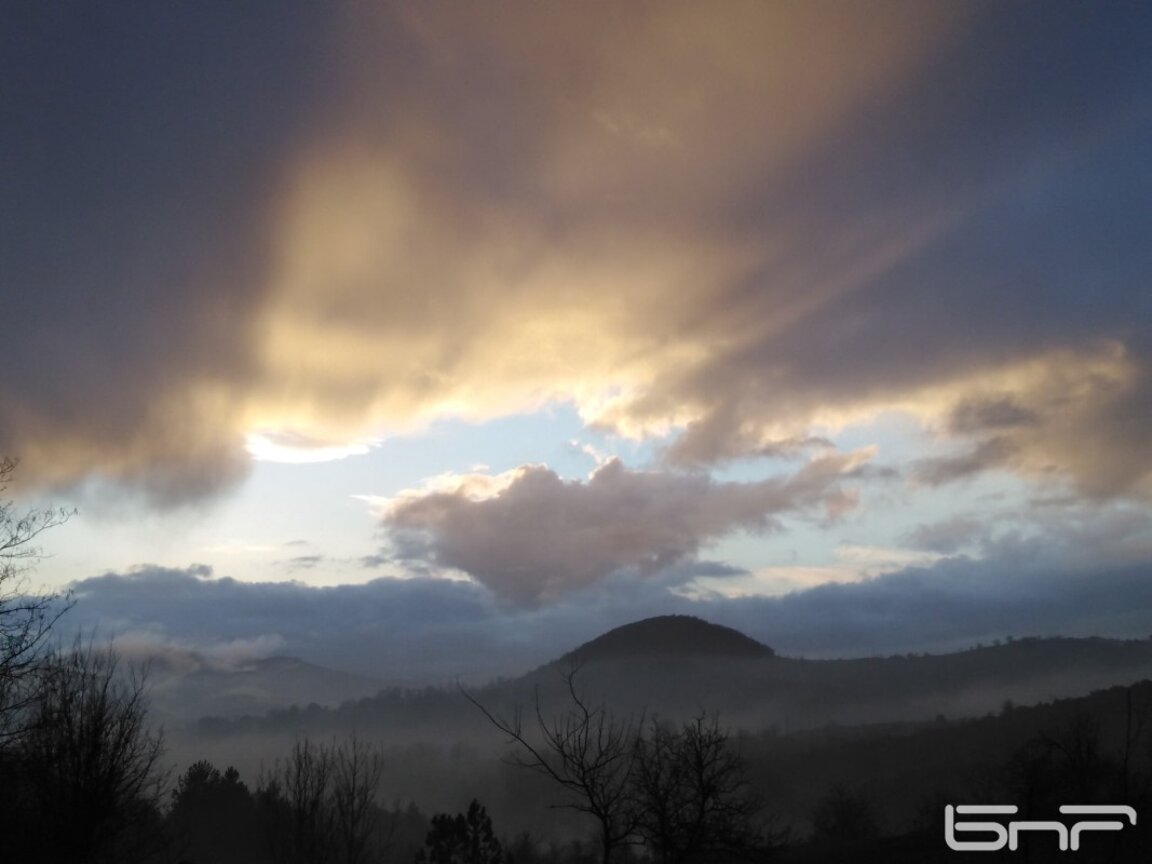 Prognoza meteo: Temperaturile scad ușor, ploi de scurtă durată