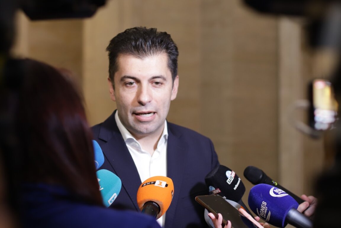 Кирил Петков отхвърли обвиненията в корупционни схеми във всички ресурсни министерства