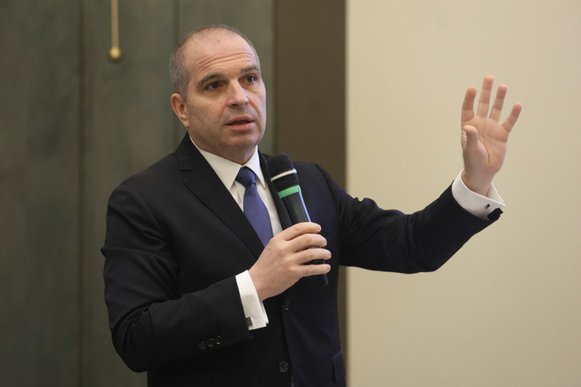 Гроздан Караджов