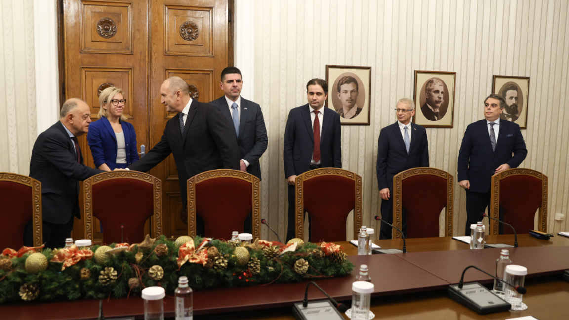 Rumen Radev refuzon të njoftojë nëse do të hyjë në politikë