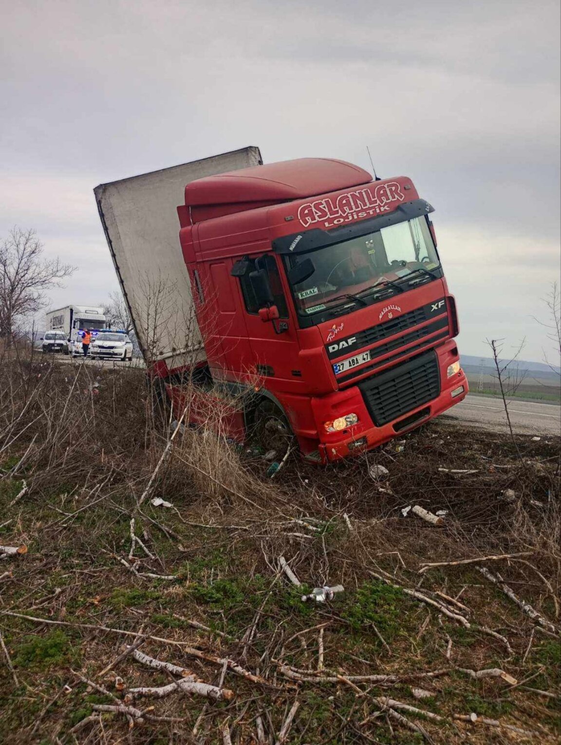 ТИР в канавката