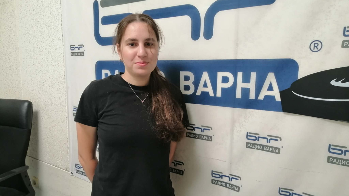 Ученичка създаде карта за подаване на сигнали за препълнени контейнери във Варна