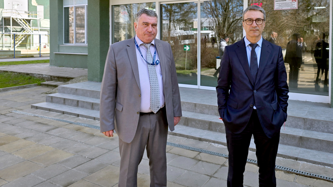 Изпълнителният директор на АЕЦ Козлодуй Иван Андреев (вляво) и Служебният министър на енергетиката Трайчо Трайков