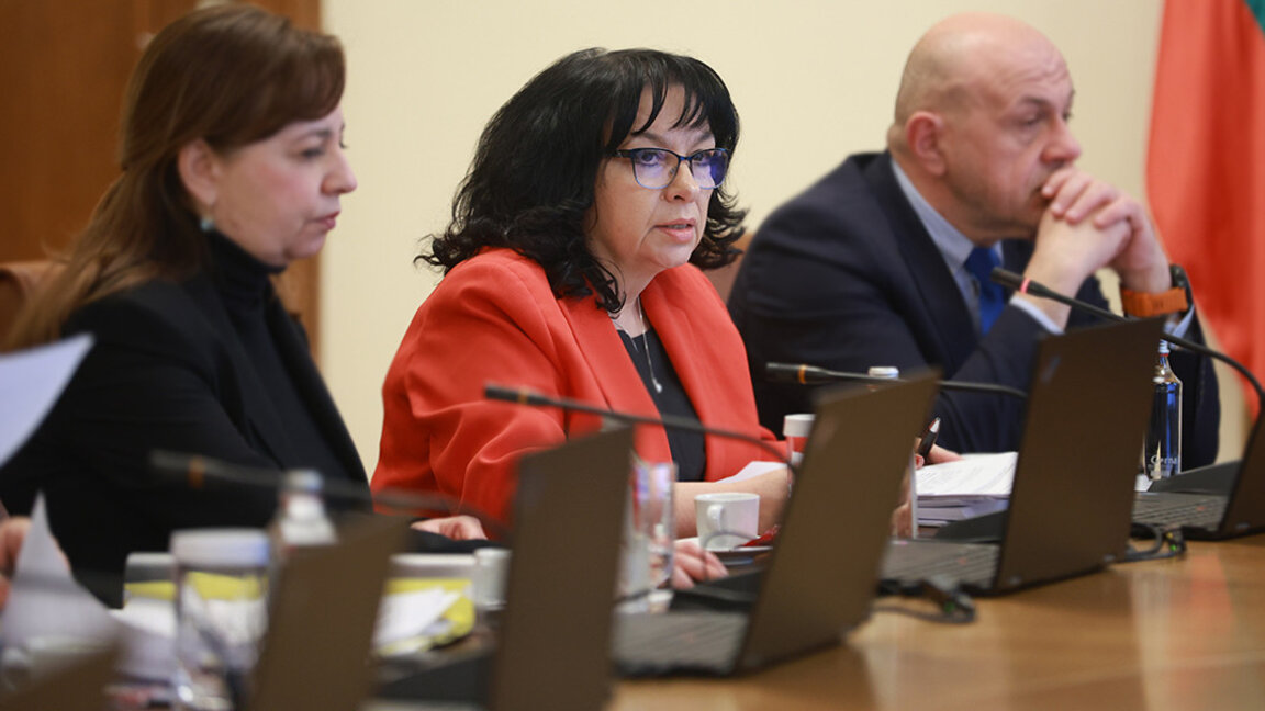 Η Βουλγαρία πληροί το τελευταίο κριτήριο για την ευρωζώνη, θα ζητήσει έκθεση σύγκλισης