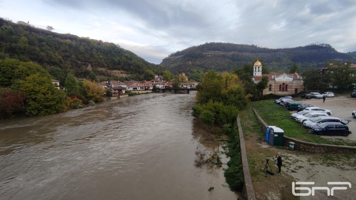 Нивото на река Янтра във Велико Търново започва да спада