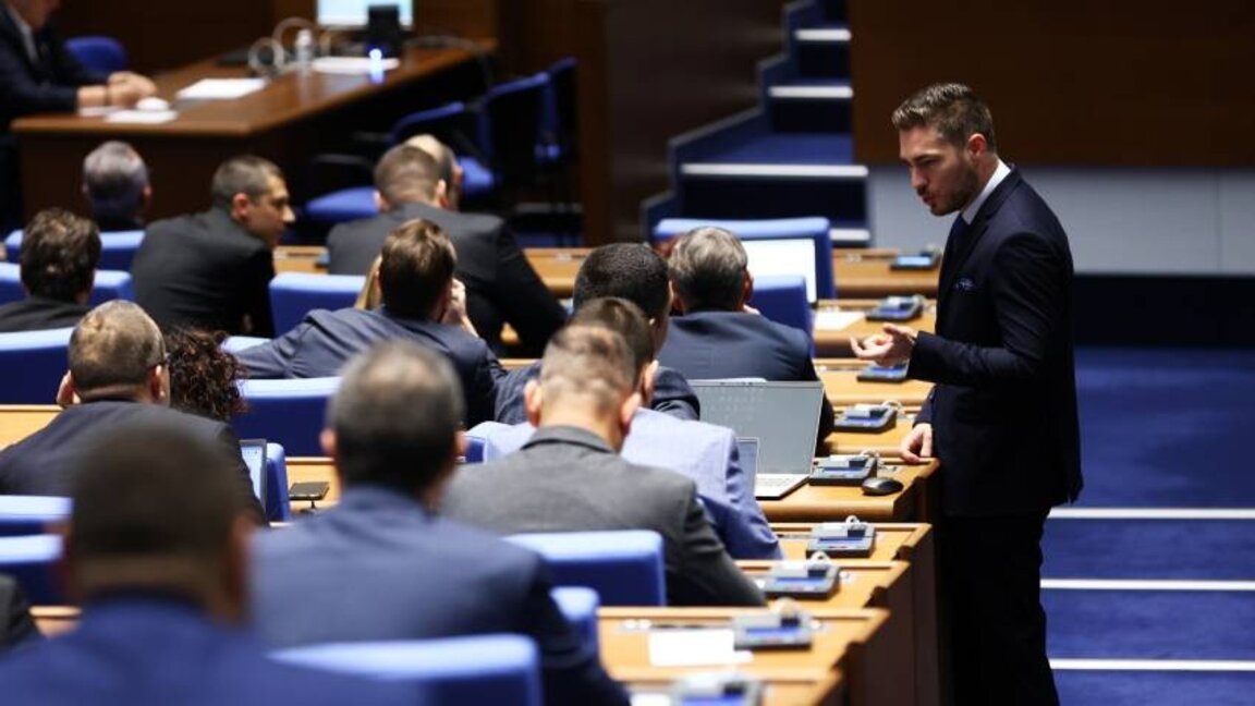 Η πρόωρη ακύρωση της παρέκκλισης για την εισαγωγή ρωσικού πετρελαίου μπαίνει στην αίθουσα της ολομέλειας