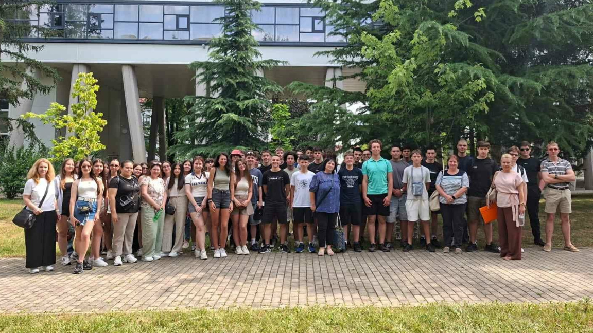 Групата от Кърджали по време на изложението