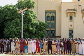 ECOWAS готови на военна намеса в Нигер, Алжир контрира