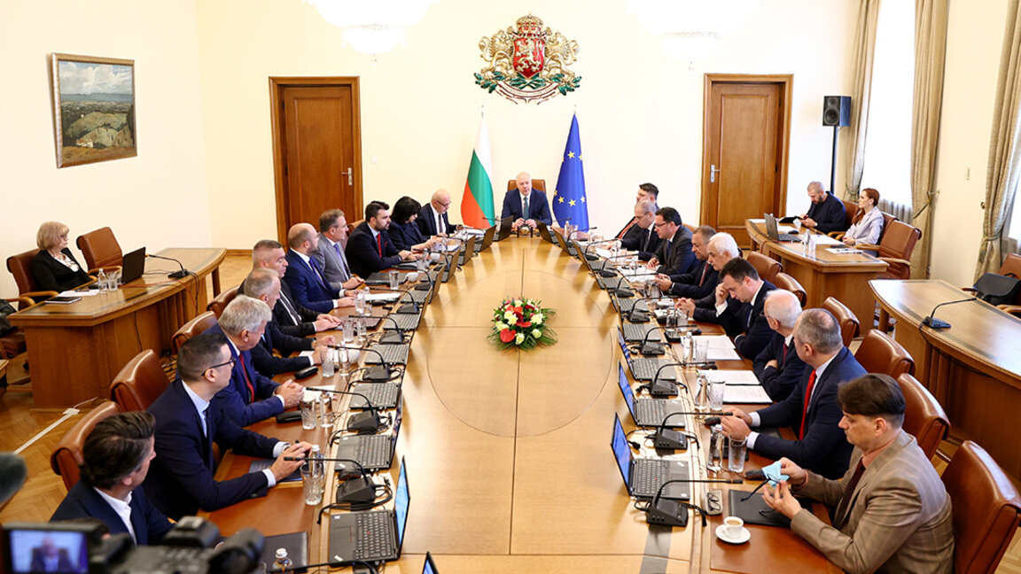 Cabinet allocates €460,000 in aid for fire-affected families