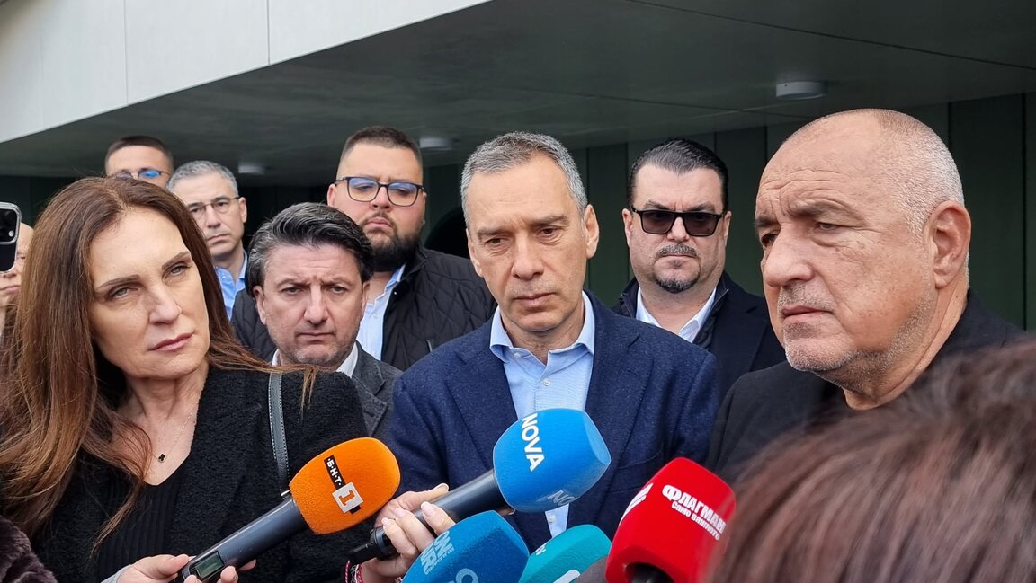 Кметът на Бургас Димитър Николов (в средата) и лидерът на ГЕРБ Бойко Борисов