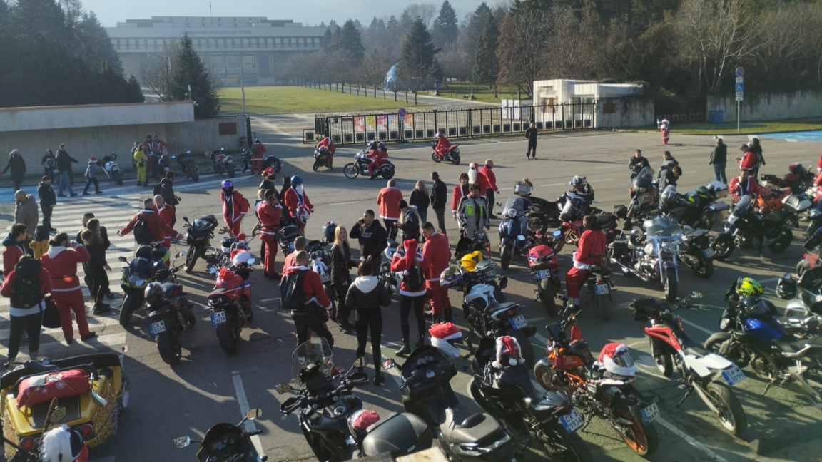 Стотици мотористи се включиха в предколедно мотошествие в София