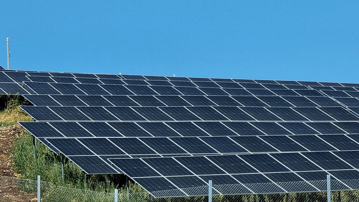 La capacidad de energía solar de Bulgaria equivale a cuatro grandes reactores nucleares