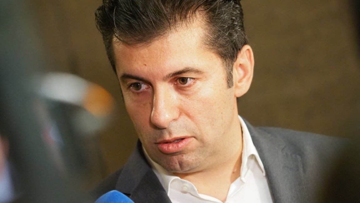 Постът на Петков: Пеевски проби Кожарева… Радев действа правилно!