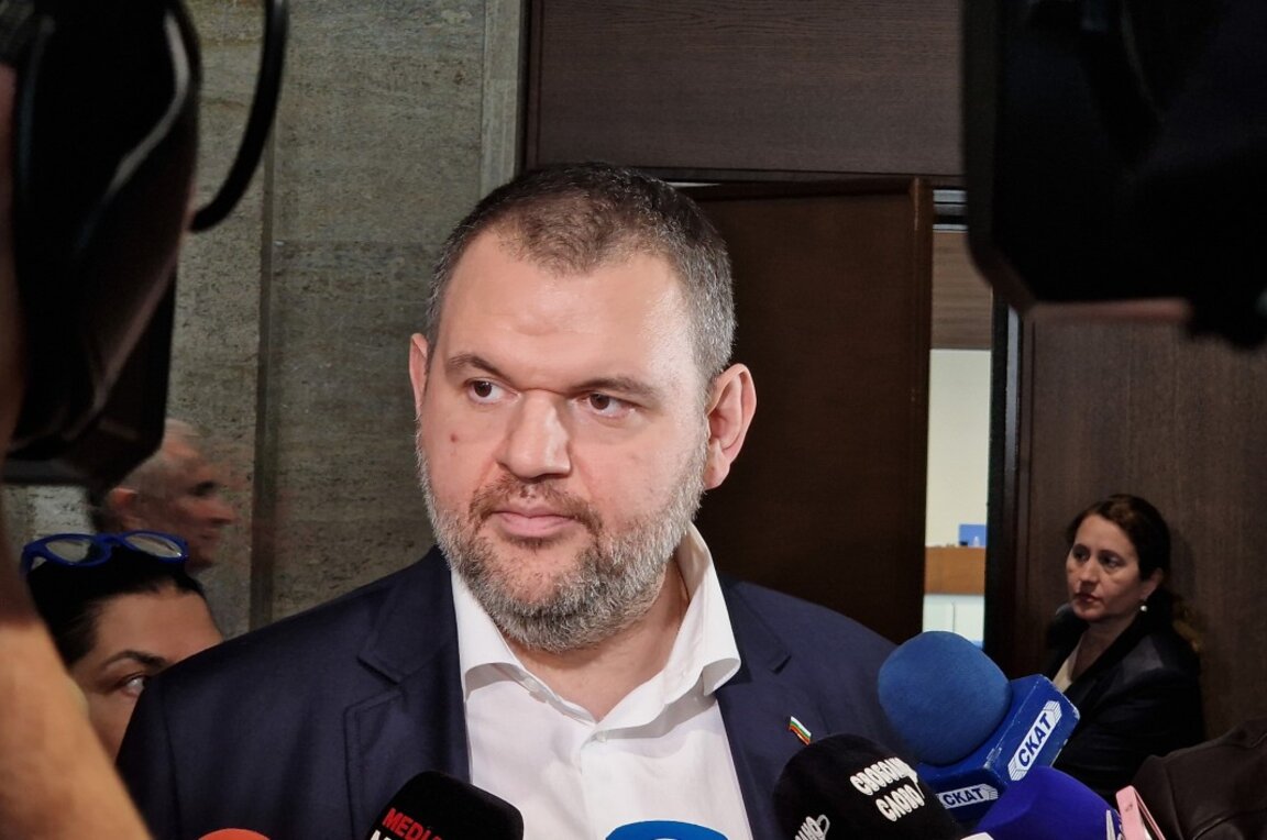 Пеевски за министър Радев: Да си заминава, ако не изпълни това, което сме подписали всички